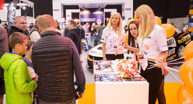 Piękne dziewczyny, ryk silników i branżowe szkolenia – relacja z ProfiAuto Show 2015