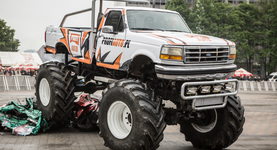 Piękne dziewczyny, ryk silników i branżowe szkolenia – relacja z ProfiAuto Show 2015