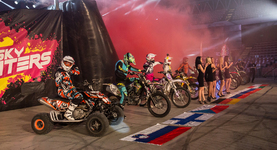 Piękne dziewczyny, ryk silników i branżowe szkolenia – relacja z ProfiAuto Show 2015