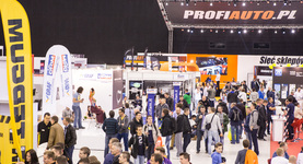 Piękne dziewczyny, ryk silników i branżowe szkolenia – relacja z ProfiAuto Show 2015