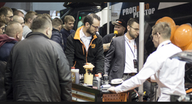 Wyścigowe stoisko ProfiAuto podczas Warsaw Motor Show