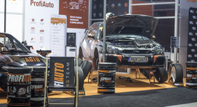 Wyścigowe stoisko ProfiAuto podczas Warsaw Motor Show