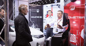 Piękne dziewczyny, ryk silników i branżowe szkolenia – relacja z ProfiAuto Show 2015