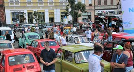 PitStop pośród zabytkowych samochodów