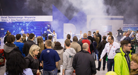 Piękne dziewczyny, ryk silników i branżowe szkolenia – relacja z ProfiAuto Show 2015